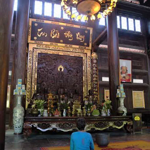 Vietnam. Healing Retreat near this amazing temple.